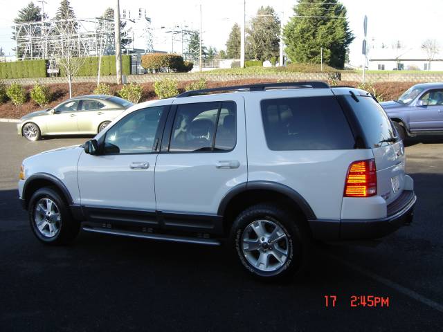 Ford Explorer 2003 photo 4