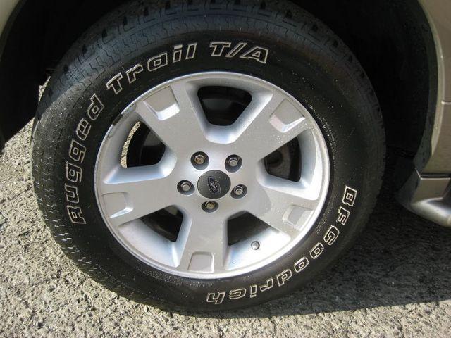 Ford Explorer 2003 photo 1