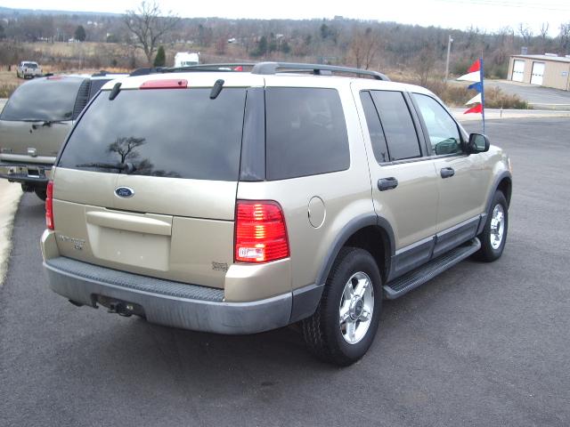 Ford Explorer 2003 photo 2