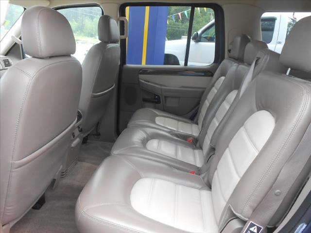 Ford Explorer 4dr Sdn XLS (natl) Sedan SUV