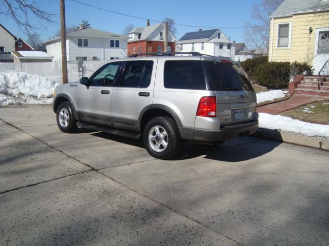 Ford Explorer 2003 photo 1