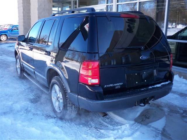 Ford Explorer 2003 photo 2
