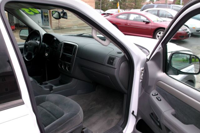 Ford Explorer 2003 photo 6