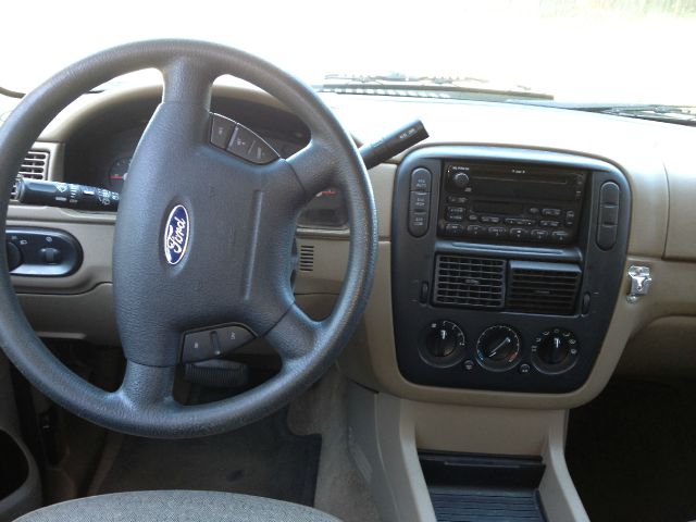 Ford Explorer 2003 photo 3