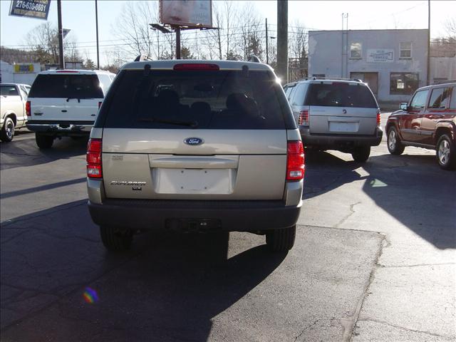 Ford Explorer 2003 photo 2