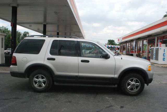 Ford Explorer 2003 photo 2