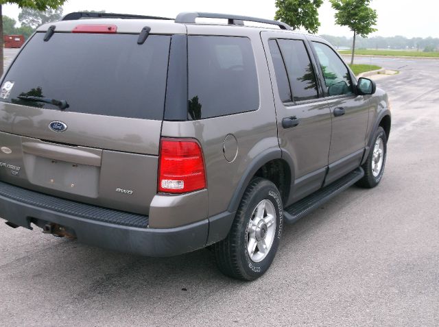 Ford Explorer 2003 photo 2
