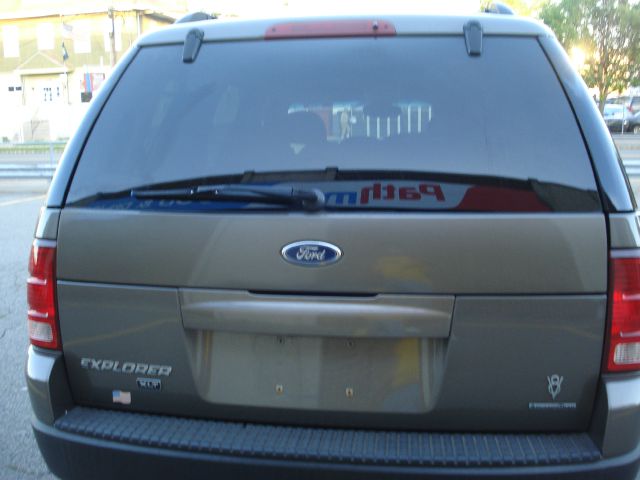 Ford Explorer 2003 photo 1