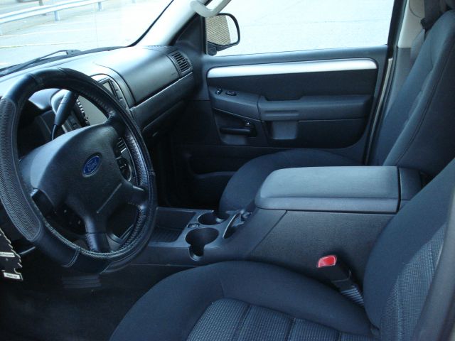 Ford Explorer 2003 photo 8