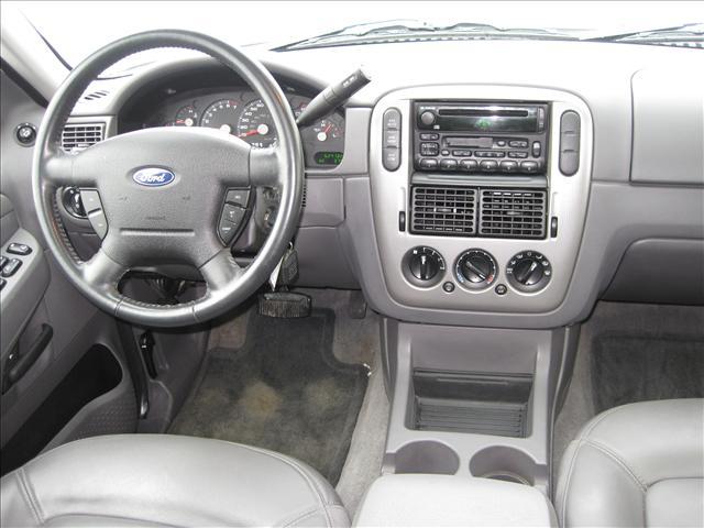 Ford Explorer 2003 photo 3