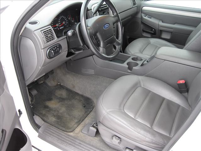 Ford Explorer 2003 photo 4