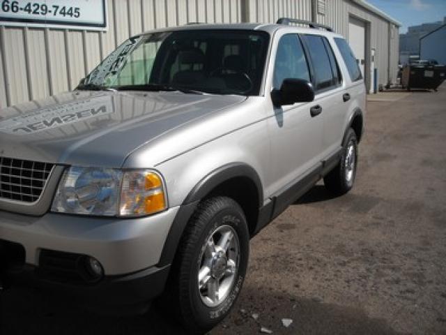 Ford Explorer 2003 photo 2