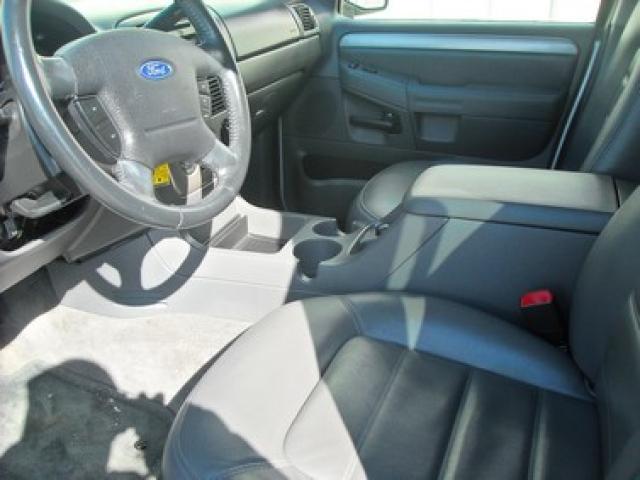 Ford Explorer 2003 photo 4