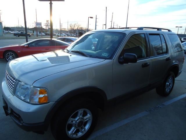 Ford Explorer 2003 photo 1
