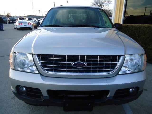 Ford Explorer 2003 photo 2