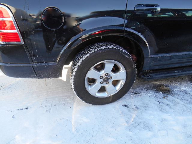 Ford Explorer 2003 photo 1