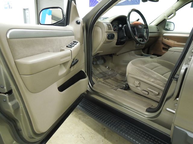 Ford Explorer 2003 photo 3