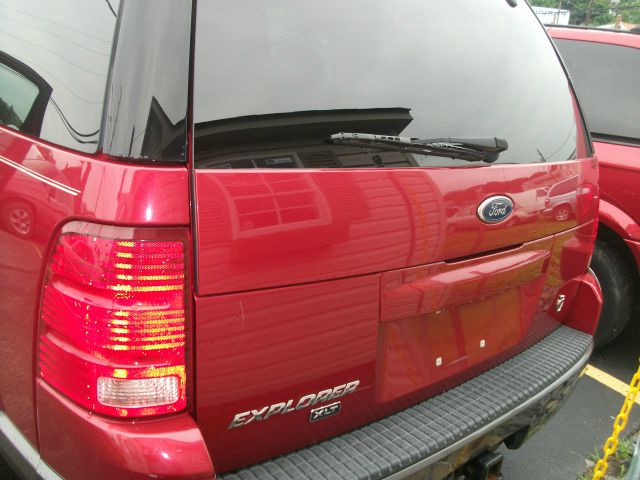 Ford Explorer 2003 photo 1
