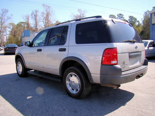 Ford Explorer 2003 photo 2