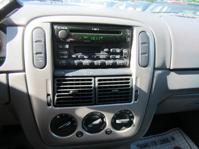 Ford Explorer 2003 photo 3
