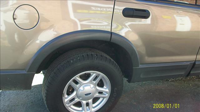Ford Explorer 2003 photo 4