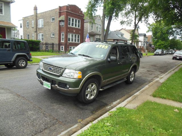 Ford Explorer Custom Deluxe SUV