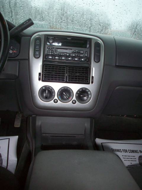 Ford Explorer 2003 photo 3