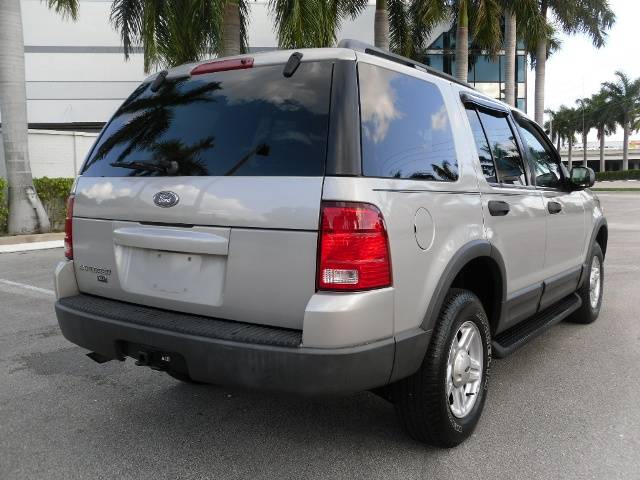 Ford Explorer 2003 photo 2