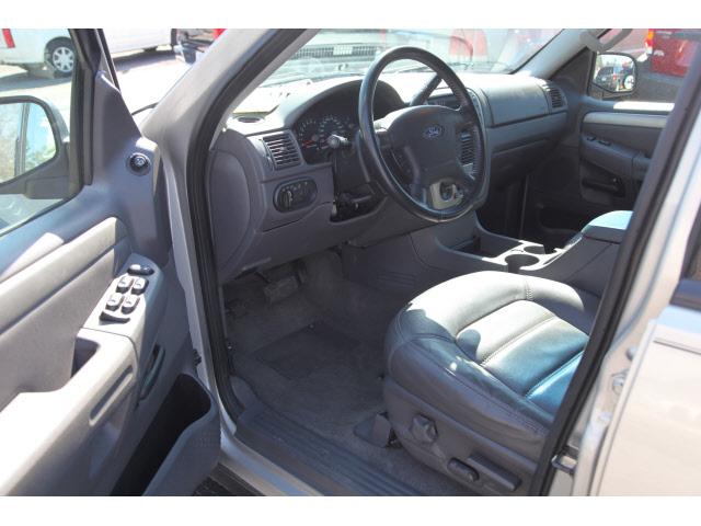 Ford Explorer 2003 photo 4