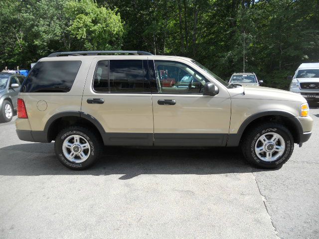 Ford Explorer 2003 photo 2
