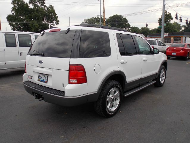 Ford Explorer 2003 photo 3