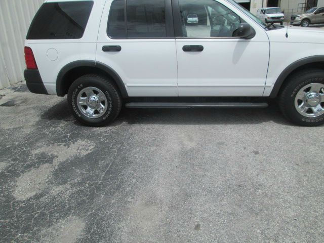Ford Explorer 2003 photo 2