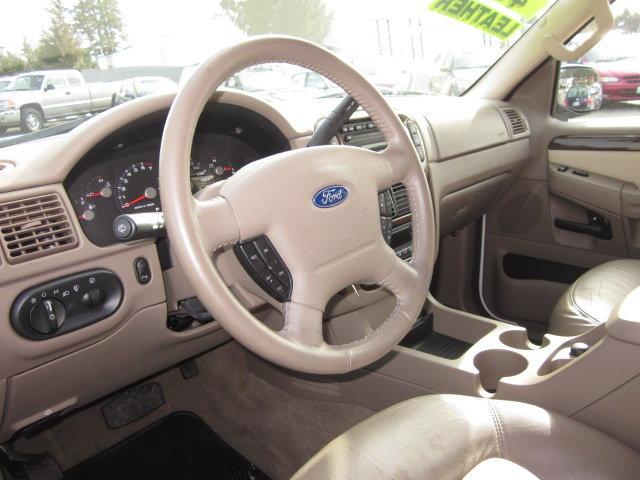 Ford Explorer 2003 photo 3