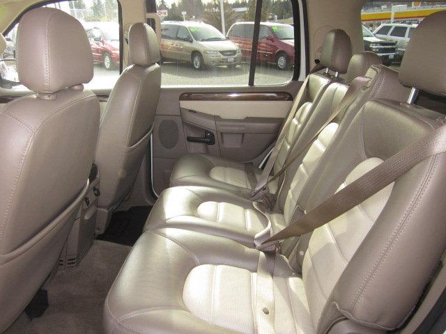 Ford Explorer 2003 photo 4