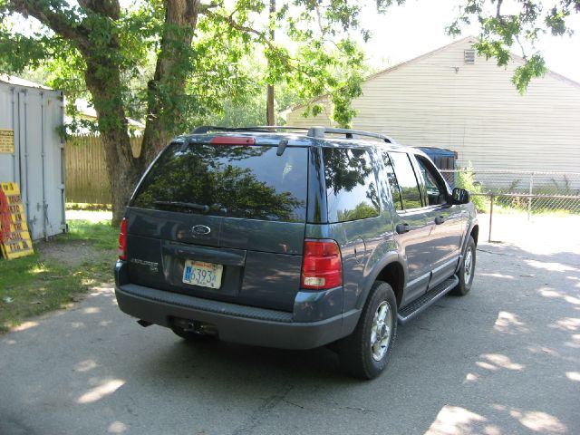 Ford Explorer 2003 photo 2