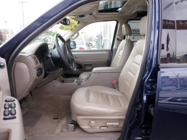 Ford Explorer 2003 photo 4
