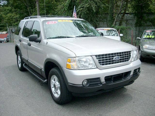 Ford Explorer 2003 photo 2