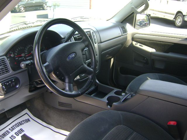 Ford Explorer 2003 photo 1