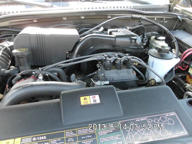 Ford Explorer 2500 4WD SUV