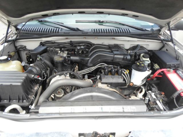 Ford Explorer 2004 photo 13