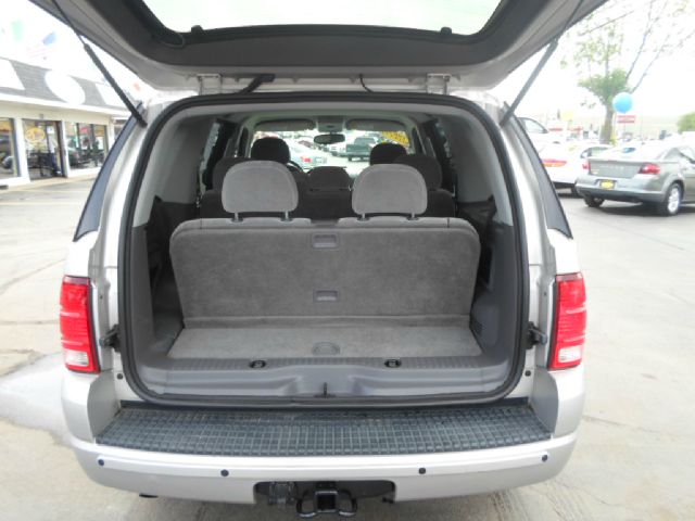 Ford Explorer 2004 photo 17