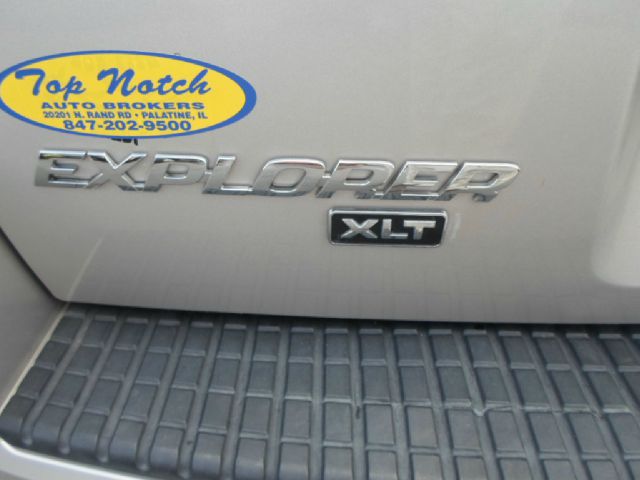 Ford Explorer 2004 photo 18