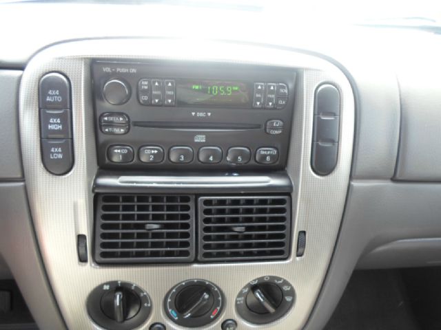 Ford Explorer 2004 photo 20