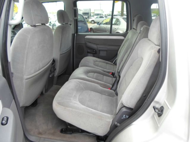 Ford Explorer 2004 photo 6