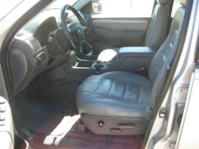 Ford Explorer 2004 photo 3