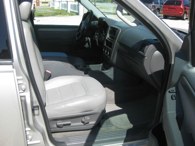 Ford Explorer 2004 photo 6