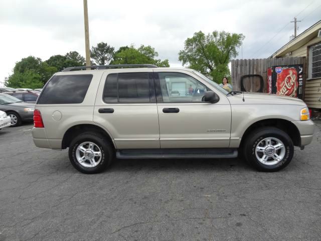 Ford Explorer 2004 photo 4