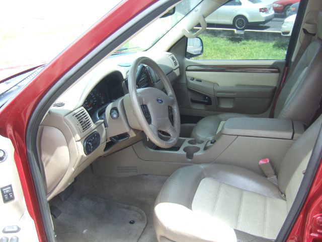 Ford Explorer 2500 4WD SUV