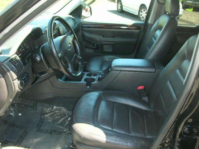 Ford Explorer 2004 photo 1