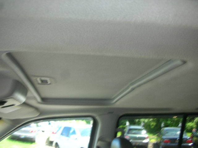 Ford Explorer 2004 photo 18